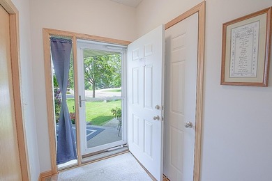 Discover this beautifully refreshed 3-bedroom, 3-bath townhome - photo 4