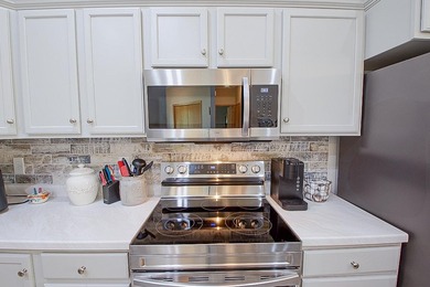 Discover this beautifully refreshed 3-bedroom, 3-bath townhome - photo 8
