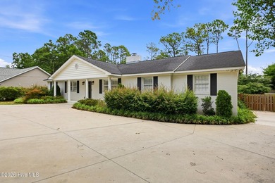 What's better than 1 level living, freshly updated, tons of - photo 3