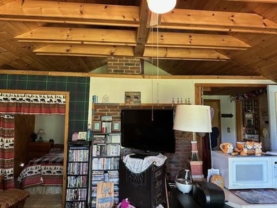Location Location!! If you're looking for a terrific private - photo 18
