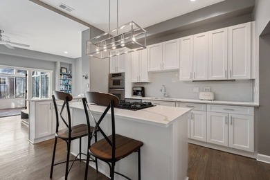 Recently Renovated Old Town Single-Family Home | 4 Bedrooms | 3 - photo 10