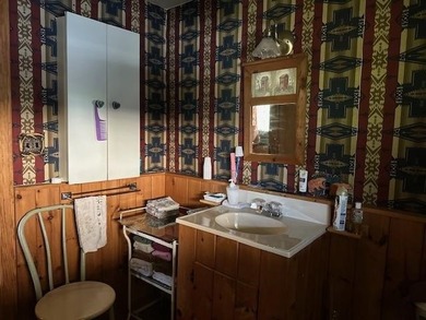 Location Location!! If you're looking for a terrific private - photo 23
