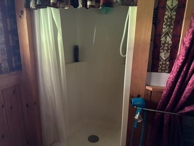 Location Location!! If you're looking for a terrific private - photo 24
