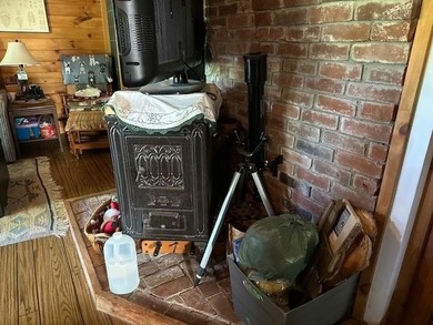 Location Location!! If you're looking for a terrific private - photo 25