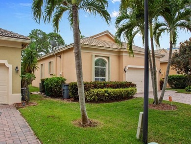 Indoor-outdoor living takes center stage in this well-maintained - photo 26