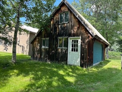 Location Location!! If you're looking for a terrific private - photo 28