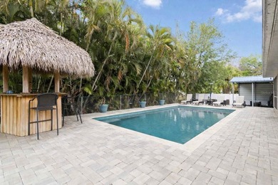 Tropical palm trees, space to spread out, and Florida living at - photo 3
