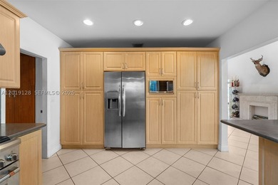 Nestled on prestigious Prairie Avenue in the heart of Mid-Beach - photo 12
