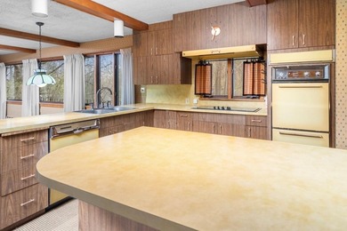 Step into a true time capsule of style-this one-of-a-kind 3 bed - photo 12