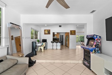Nestled on prestigious Prairie Avenue in the heart of Mid-Beach - photo 13
