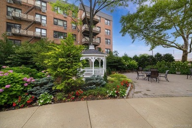 Welcome to this Beautiful, Fully Renovated 1 Bedroom Co-Op with - photo 13