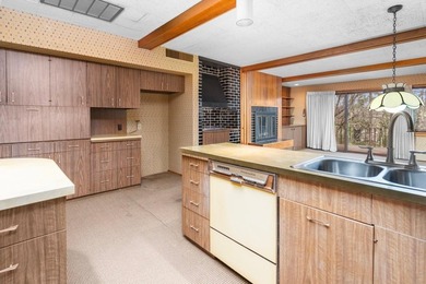 Step into a true time capsule of style-this one-of-a-kind 3 bed - photo 13