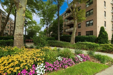 Welcome to this Beautiful, Fully Renovated 1 Bedroom Co-Op with - photo 14