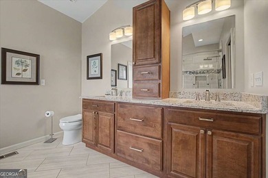 Welcome home to this spacious 5 bedroom, 4.5 bathroom residence - photo 19