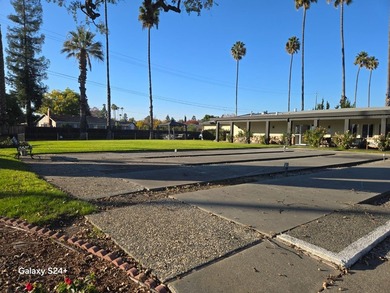 2 bedroom, 1 bathroom mobile home with an expando. Located in - photo 21