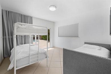 Nestled on prestigious Prairie Avenue in the heart of Mid-Beach - photo 28