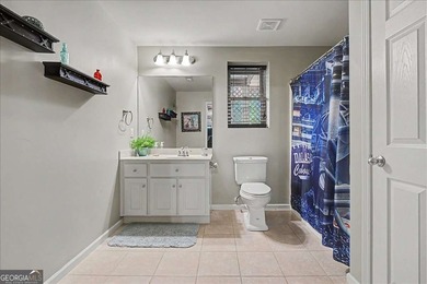 Welcome home to this spacious 5 bedroom, 4.5 bathroom residence - photo 29