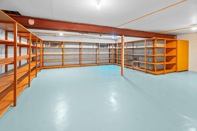 Step into a true time capsule of style-this one-of-a-kind 3 bed - photo 29