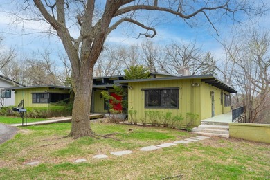Step into a true time capsule of style-this one-of-a-kind 3 bed - photo 33