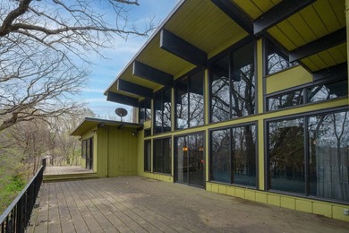 Step into a true time capsule of style-this one-of-a-kind 3 bed - photo 34