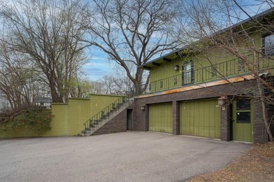 Step into a true time capsule of style-this one-of-a-kind 3 bed - photo 41