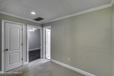 Welcome home to 8 Lakeview Drive in Raymond! Situated on a one - photo 42
