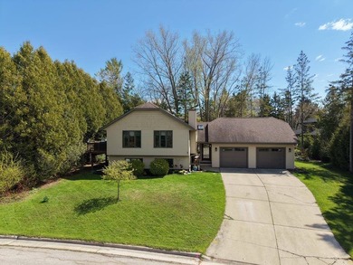 Set in the Purves Lagoon neighborhood, this remodeled - photo 1