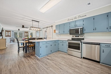 Just a short walk from the sand, this classic Edisto Beach home - photo 30