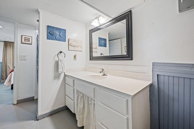Just a short walk from the sand, this classic Edisto Beach home - photo 48