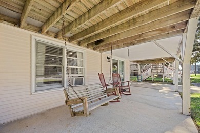 Just a short walk from the sand, this classic Edisto Beach home - photo 50