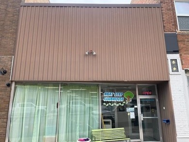 Great opportunity for a downtown commercial building with 3 - photo 1