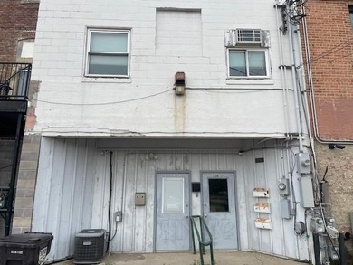 Great opportunity for a downtown commercial building with 3 - photo 2