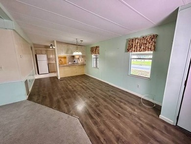 Welcome home to this 2BR 2Bath Home on a corner lot next to a - photo 3