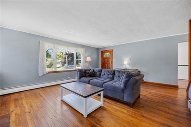 Welcome home to this spacious and well cared for property - photo 8