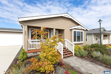Lightly lived in 3 bedroom 2 bath home in desirable Lavender - photo 3