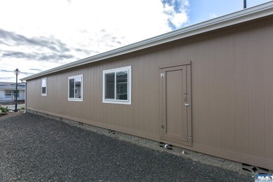 Lightly lived in 3 bedroom 2 bath home in desirable Lavender - photo 8