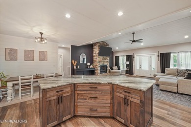 Welcome home to the perfect blend of luxury, comfort, and - photo 13