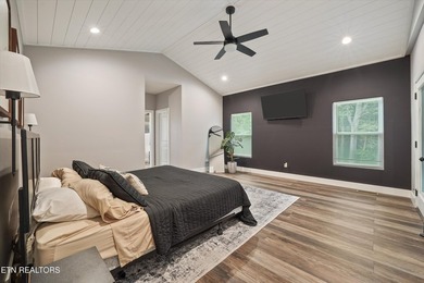 Welcome home to the perfect blend of luxury, comfort, and - photo 17