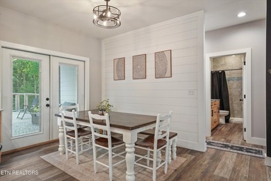 Welcome home to the perfect blend of luxury, comfort, and - photo 24