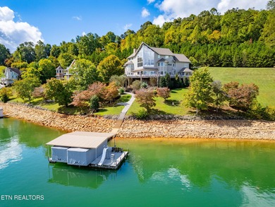 Spectacular lakefront living with all the room inside and out - - photo 5