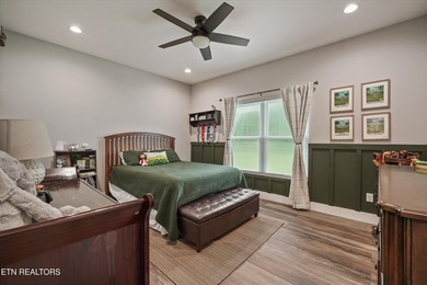 Welcome home to the perfect blend of luxury, comfort, and - photo 27