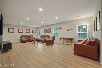 Welcome home to the perfect blend of luxury, comfort, and - photo 29