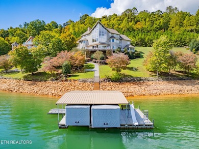 Spectacular lakefront living with all the room inside and out - - photo 10