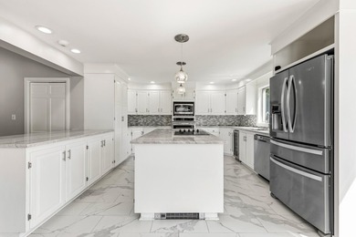 Experience the best of one-floor living in this expansive - photo 32