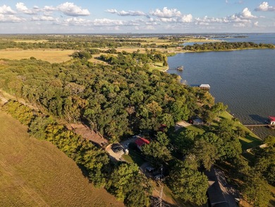 Your lakefront getaway awaits on the shimmering shores of Lake - photo 5
