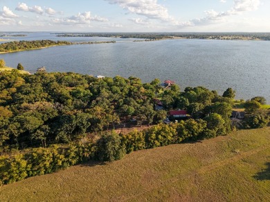Your lakefront getaway awaits on the shimmering shores of Lake - photo 7
