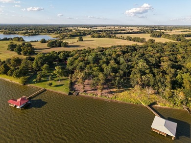 Your lakefront getaway awaits on the shimmering shores of Lake - photo 9
