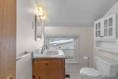 Welcome to your perfect lakeside escape on beautiful Pretty Lake - photo 17