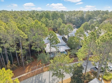 Beautifully maintained 4-bedroom, 4.5-bath home on an oversized - photo 3