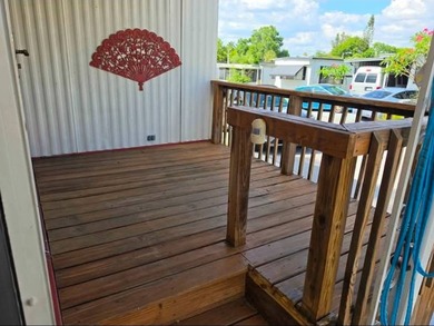 MOVE-IN READY! Beautiful 2 Bed / 1 Bath Home in 55+ Community - photo 3